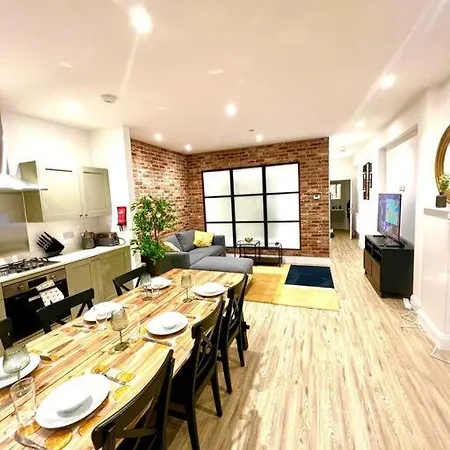 Brand New Apt - Beach Breeze Spacious 1-Bedroom Apartment With Parking - Sleeps 4 Ppl- Internet-2